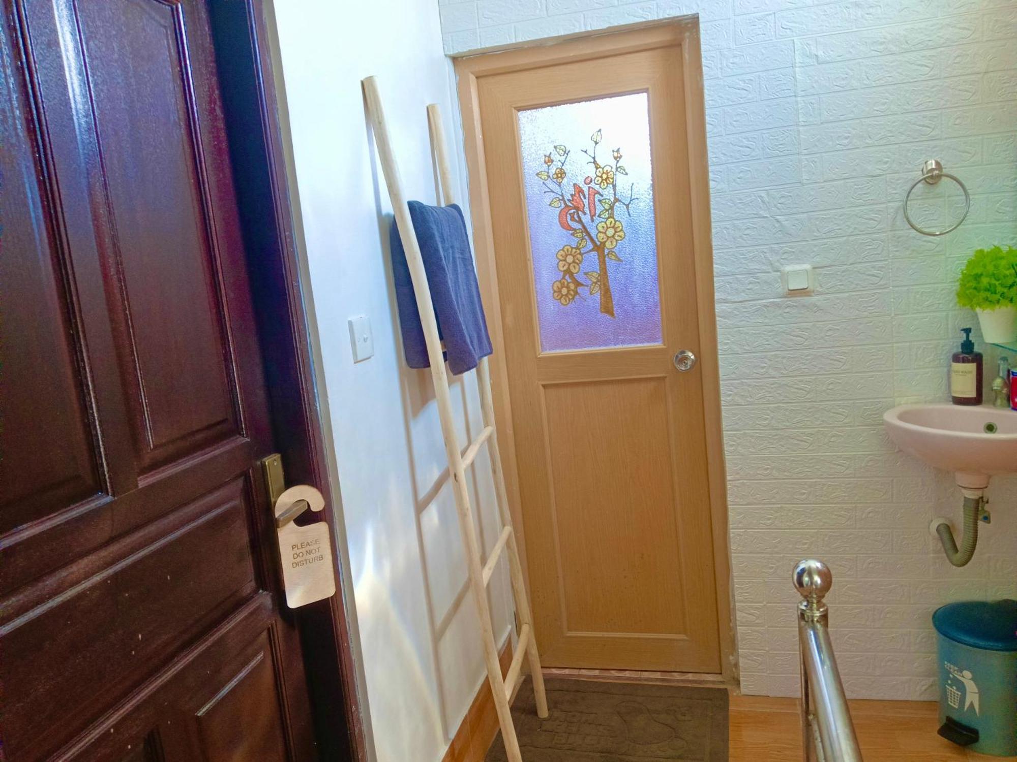 Mama Mega Homestay Pesanggaran Ngoại thất bức ảnh
