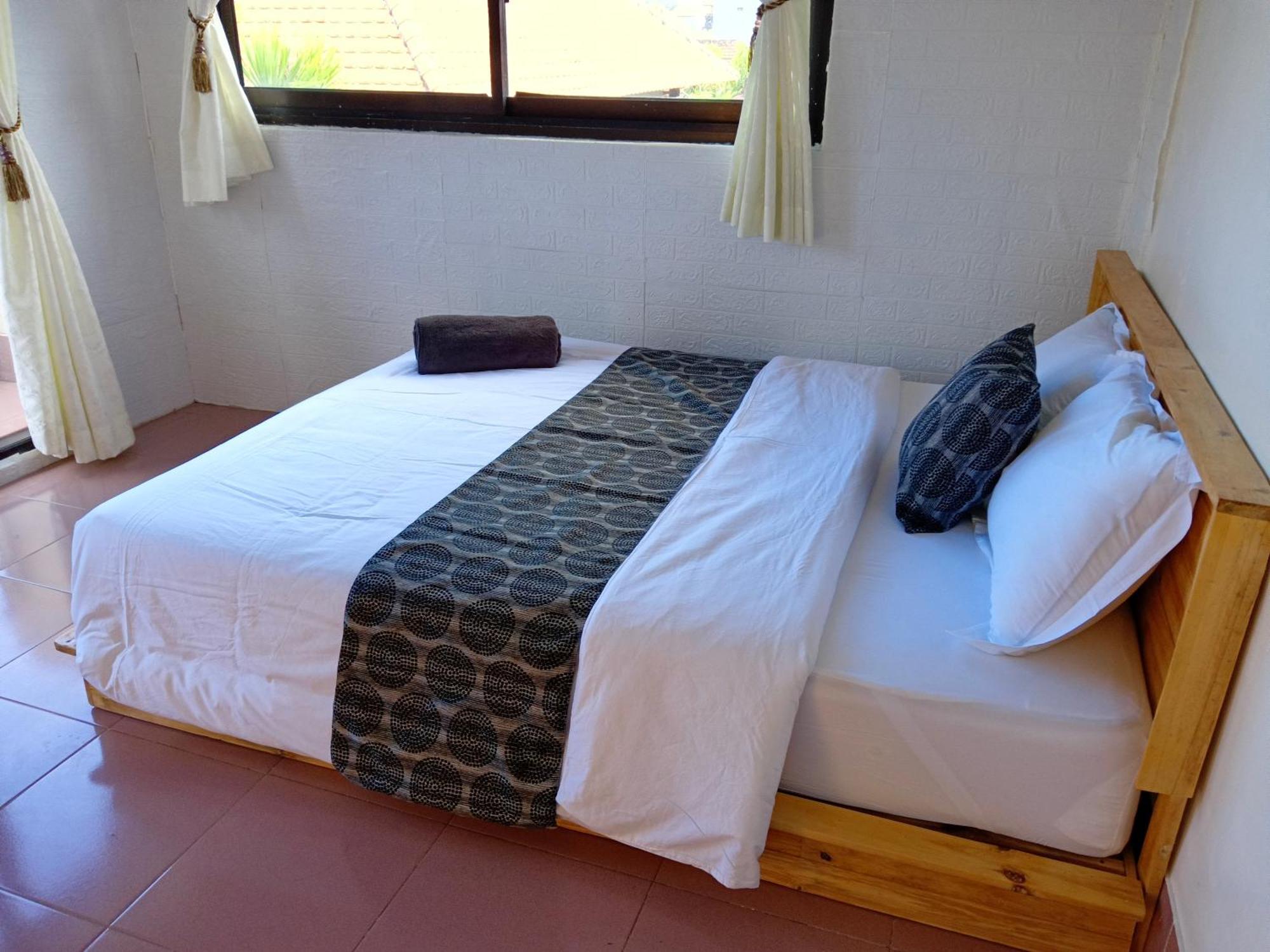 Mama Mega Homestay Pesanggaran Ngoại thất bức ảnh