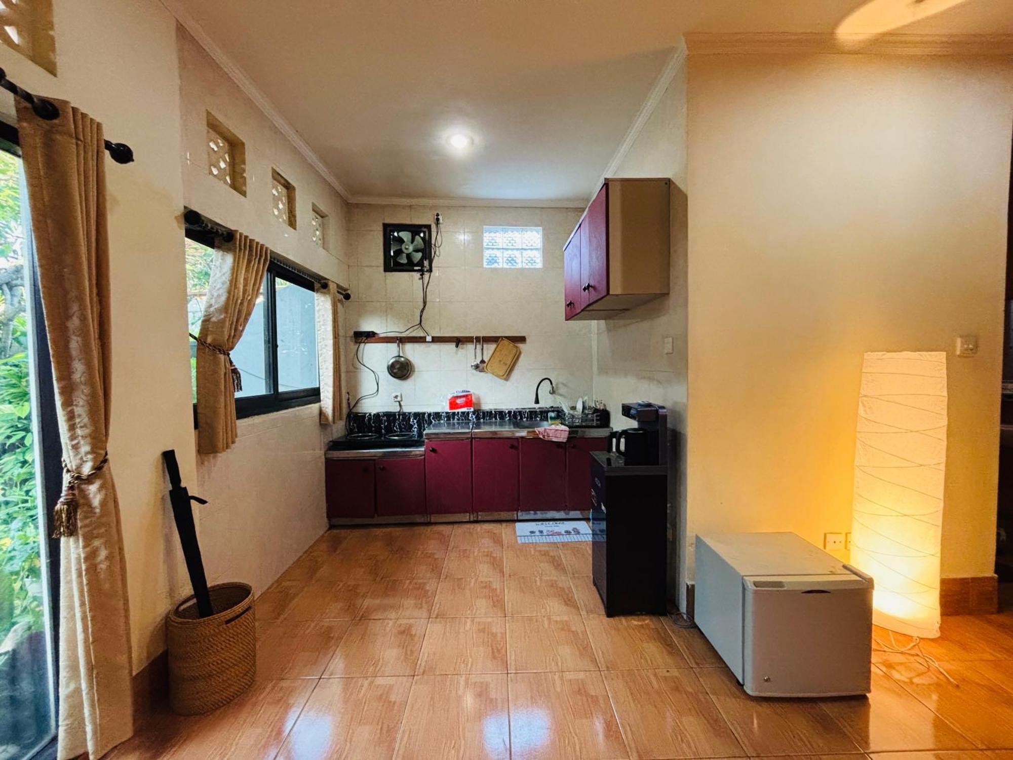 Mama Mega Homestay Pesanggaran Ngoại thất bức ảnh